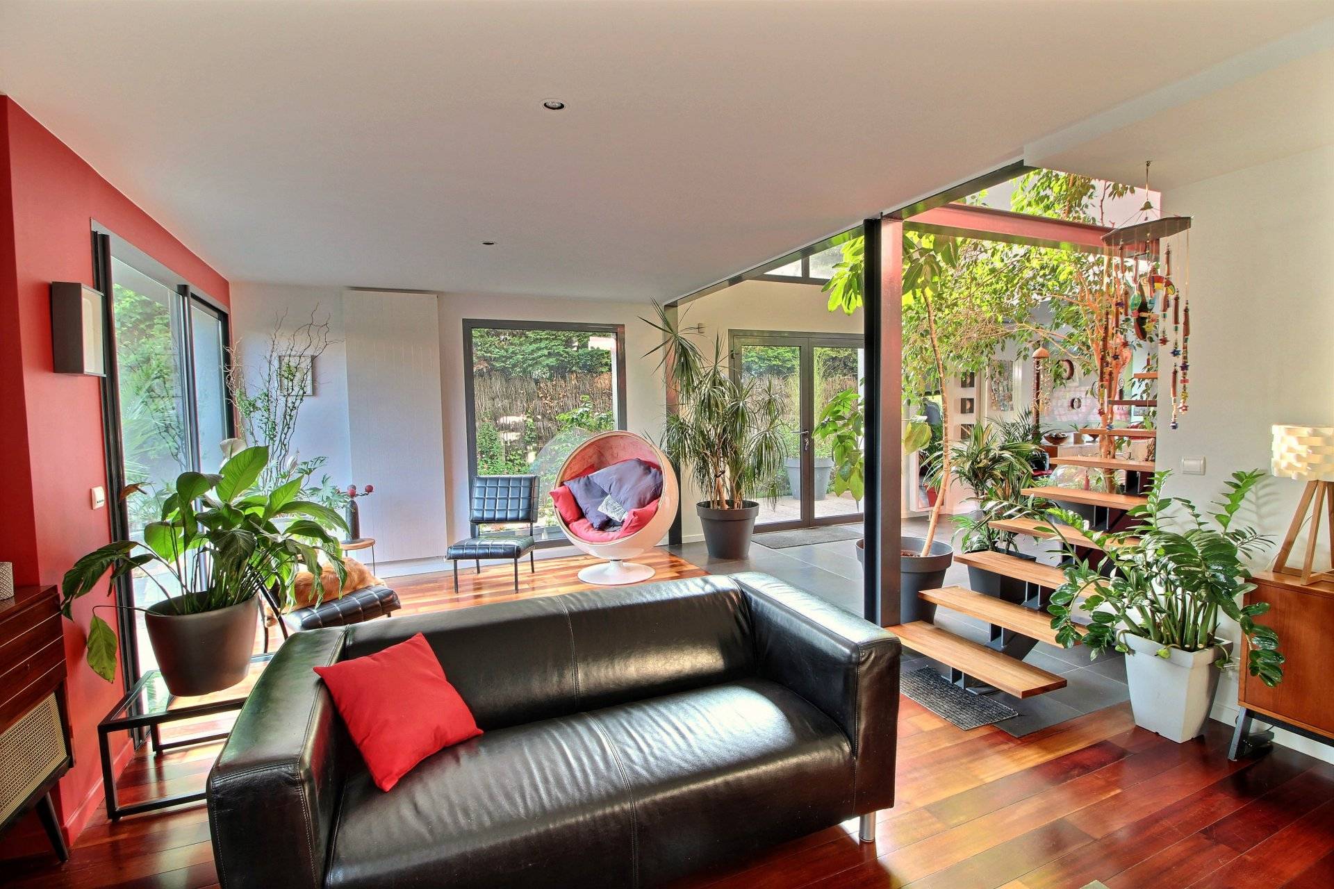 Maison avec piscine 5 chambres à vendre près de Bordeaux