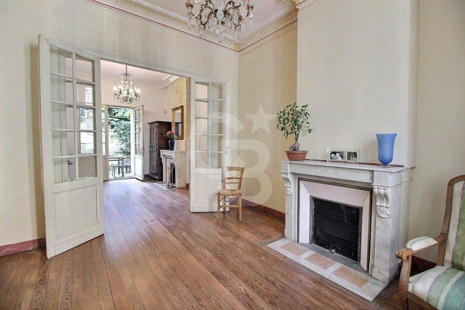 Belle maison bourgeoise avec jardin à vendre BORDEAUX PROCHE PEY BERLAND