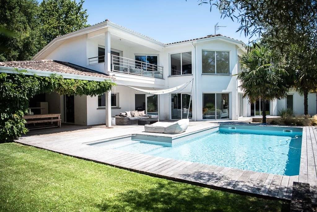 Maison d'architecte avec piscine à vendre à SAINT-AUBIN-DE-MÉDOC