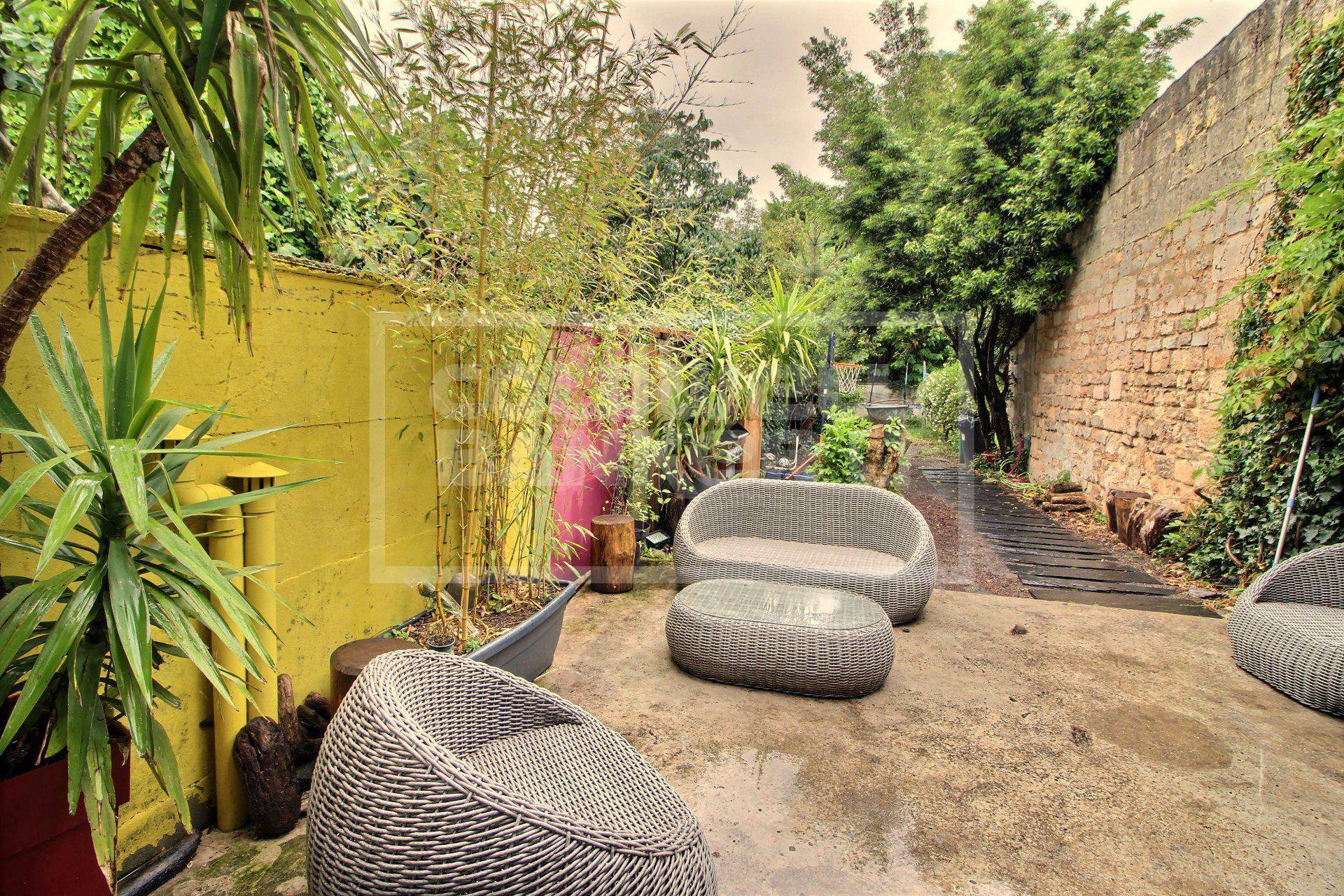 Maison en pierres avec jardin à vendre BORDEAUX QUARTIER SAINT GENES