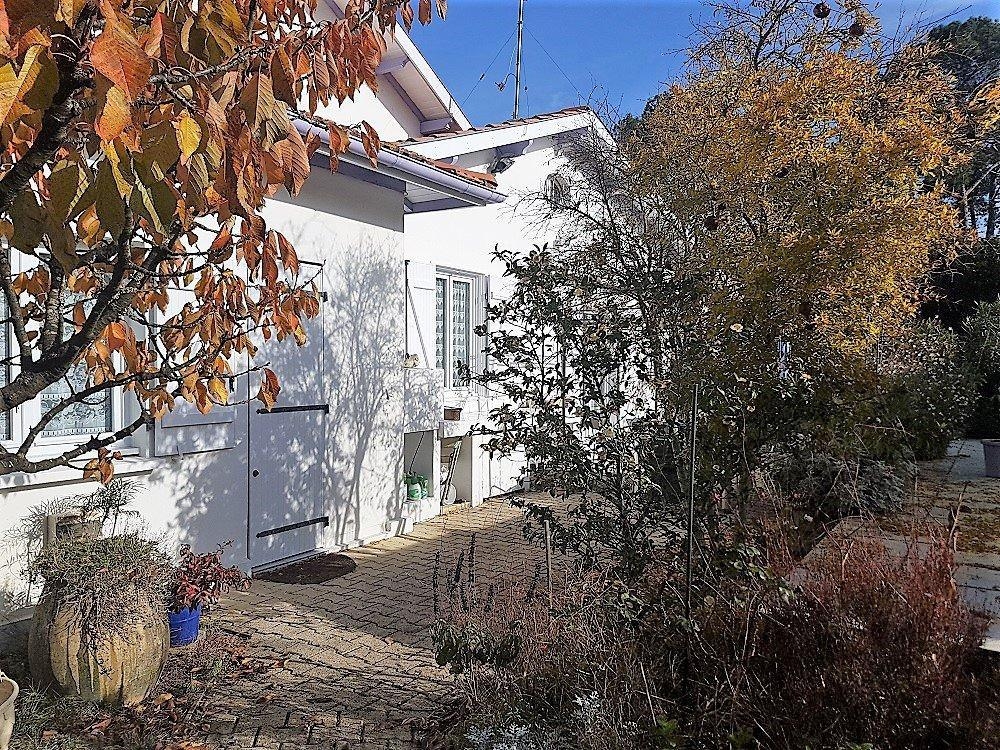 villa 5 chambres avec piscine proche plage a vendre lege cap ferret