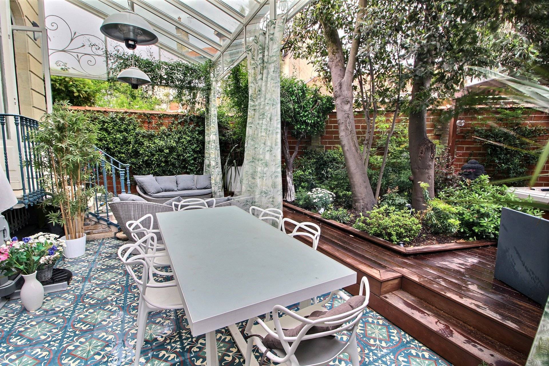 Maison familiale avec parking et jardin à vendre BORDEAUX SAINT GENES