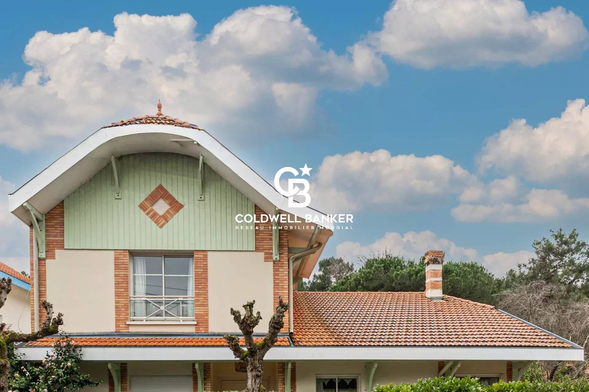 Maison à vendre à Arcachon – villa familiale Ville d’Hiver, 5 chambres, piscine chauffée, garages