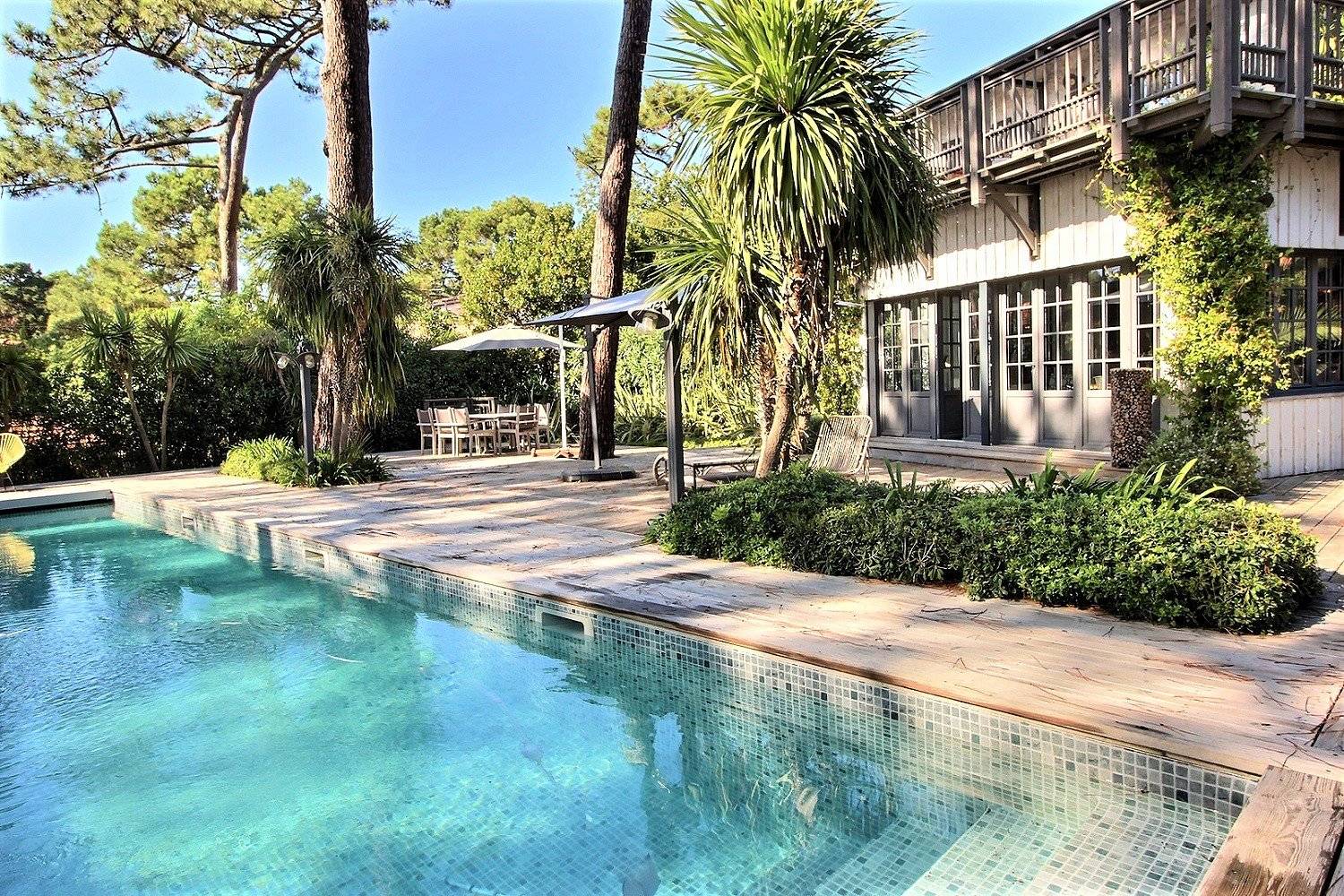 Villa avec piscine à vendre centre du cap ferret