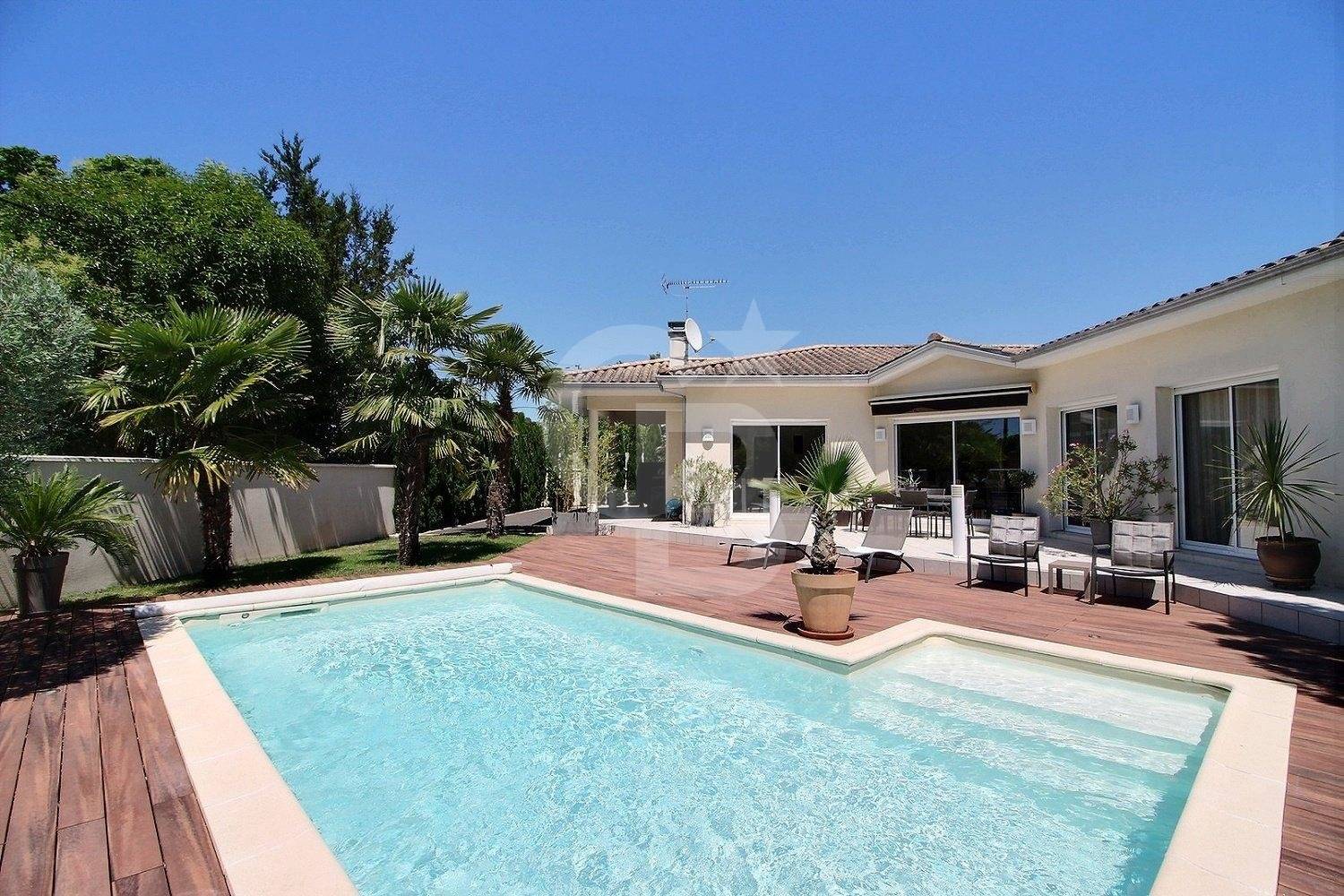 Achat maison contemporaine avec piscine EYSINES 33320