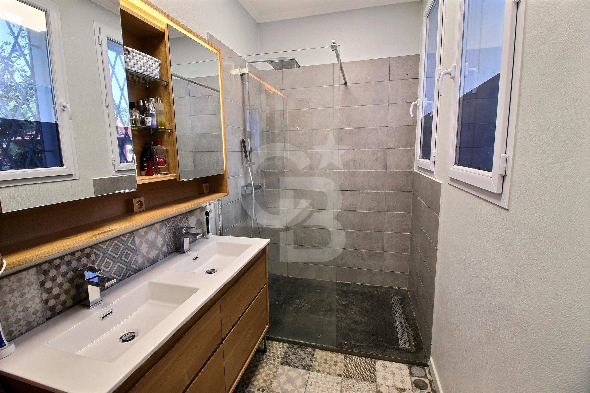 Belle villa avec piscine à vendre ARCACHON VILLE D'HIVER