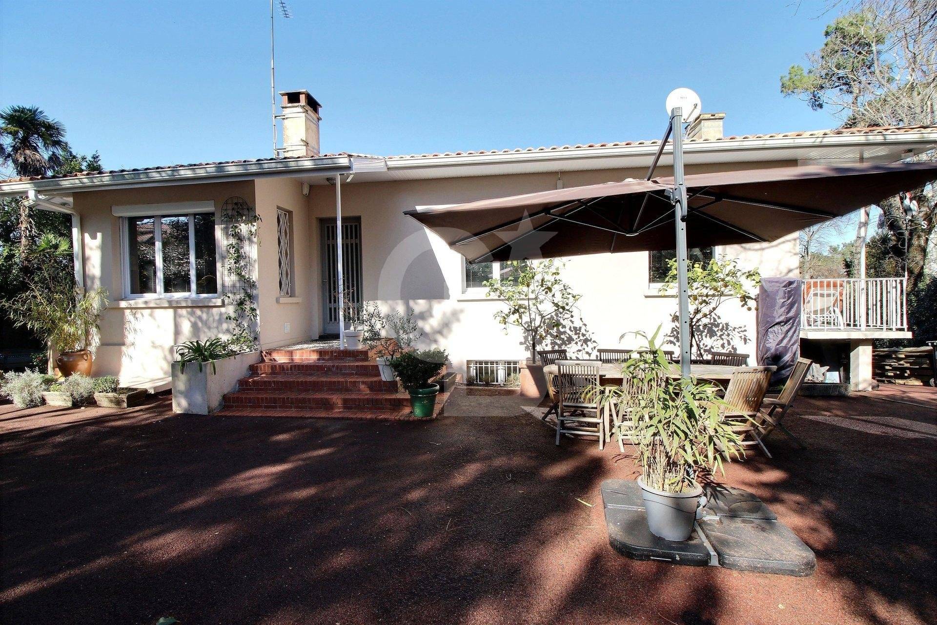 Belle villa avec piscine à vendre ARCACHON VILLE D'HIVER
