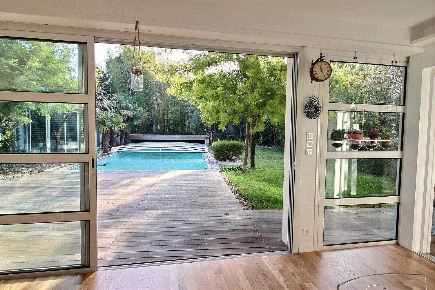 Maison familiale contemporaine 5 chambres avec piscine à vendre LE BOUSCAT