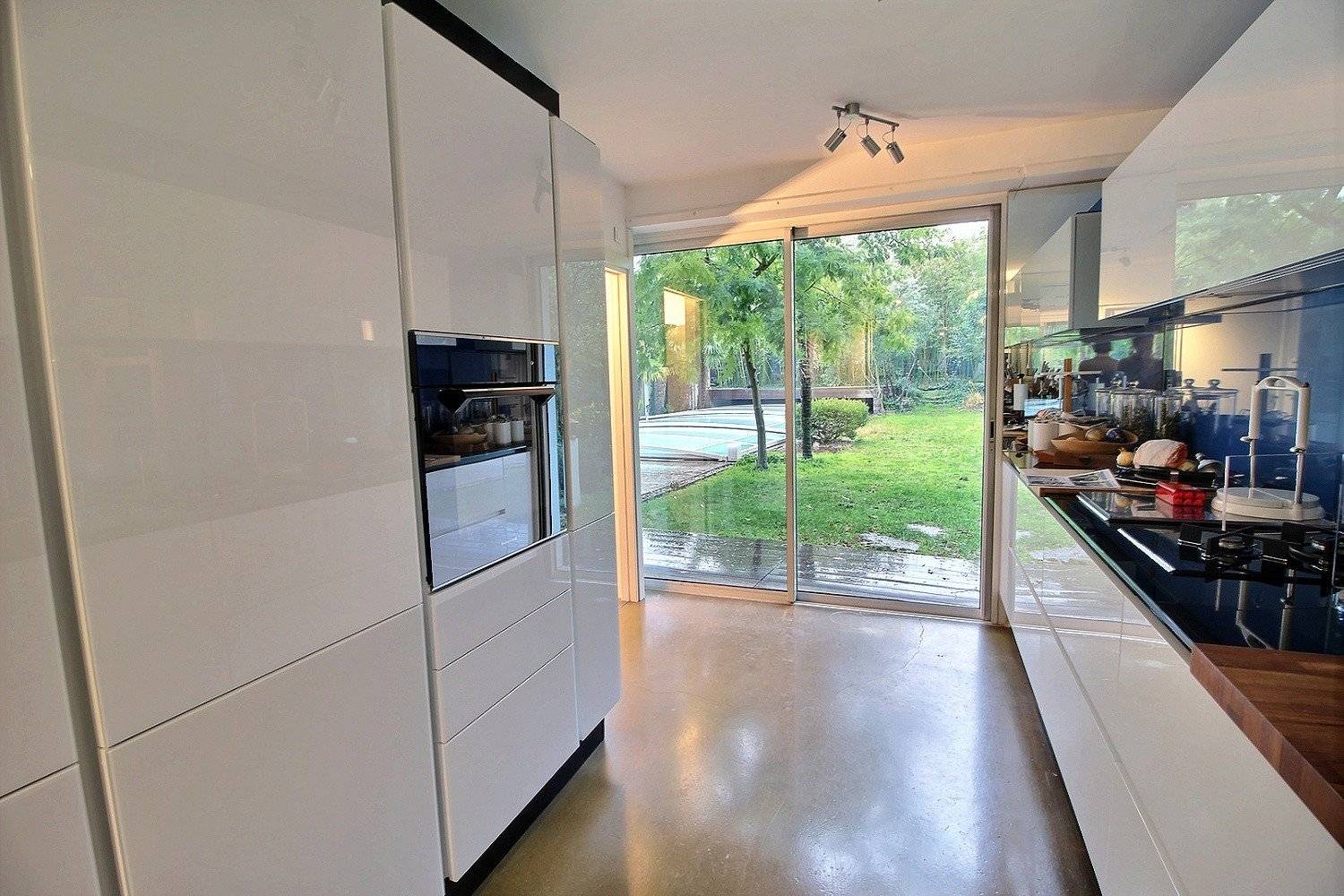 Acheter maison familiale contemporaine 5 chambres avec piscine LE BOUSCAT