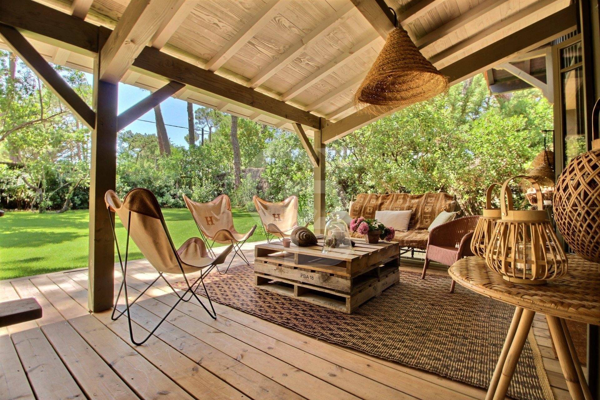 Villa de prestige en bois avec piscine à vendre LÈGE-CAP-FERRET