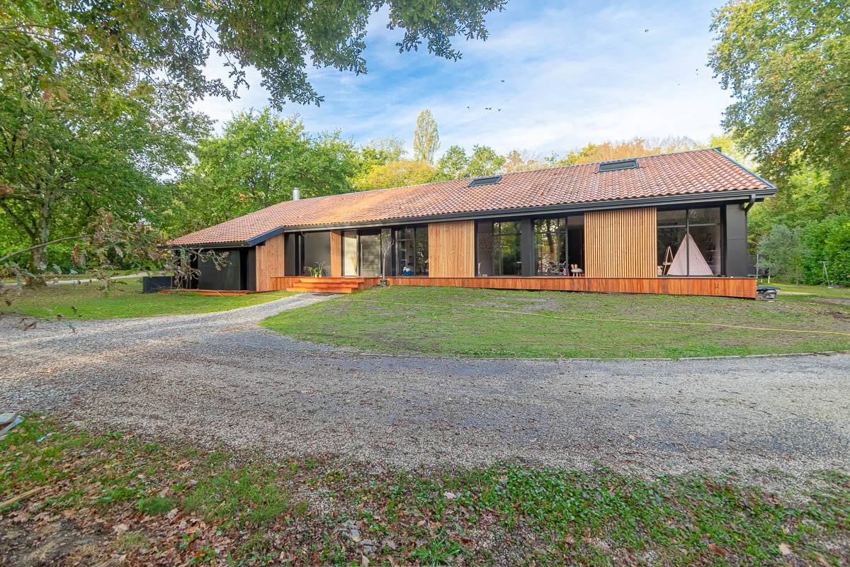 Vente maison d'architecte de standing à GRADIGNAN