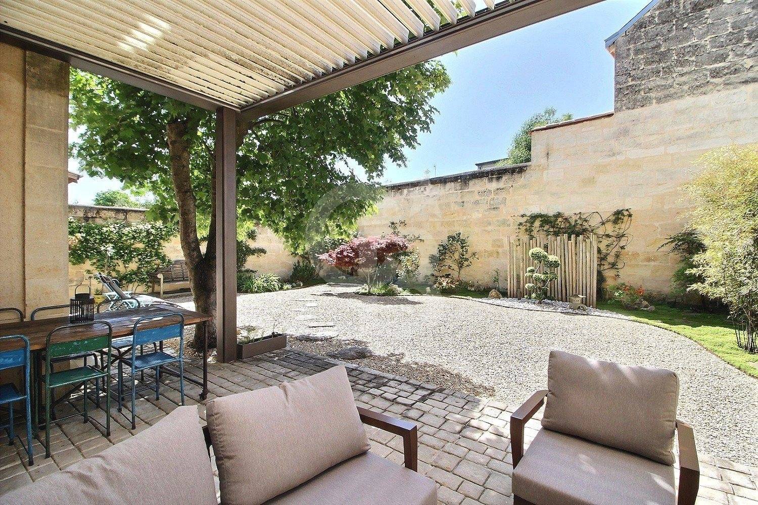 Superbe maison bourgeoise bordelaise avec jardin et garage à vendre BORDEAUX QUARTIER JUDAÏQUE