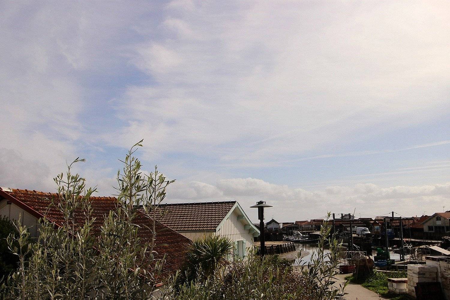 Bel appartement T4 avec terrasse et vue port à vendre LÈGE CAP FERRET VILLAGE OSTRÉICOLE