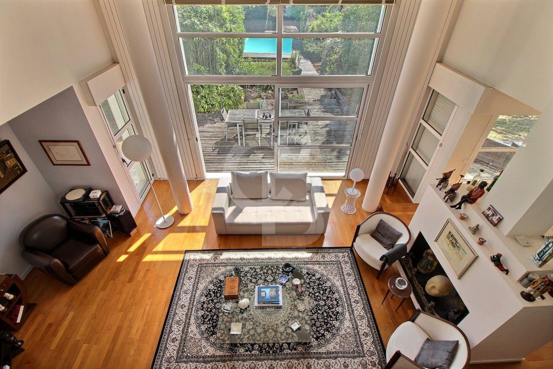 Spacieuse villa d'architecte avec grand terrain et piscine à vendre BORDEAUX CAUDERAN