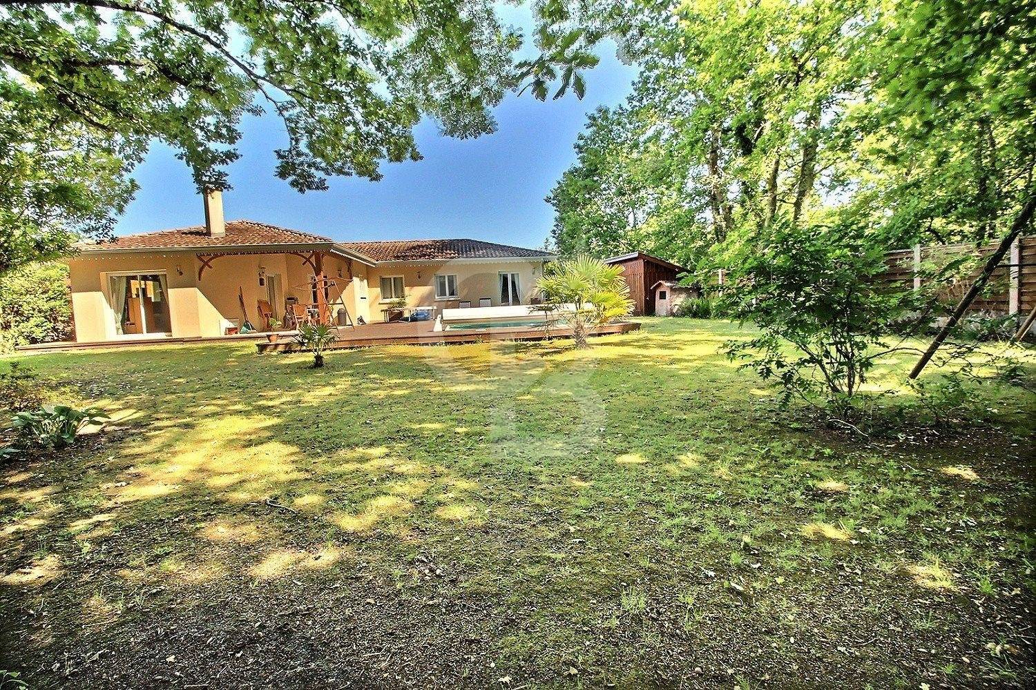 Vente belle villa contemporaine avec grand terrain et piscine LEGE CAP FERRET