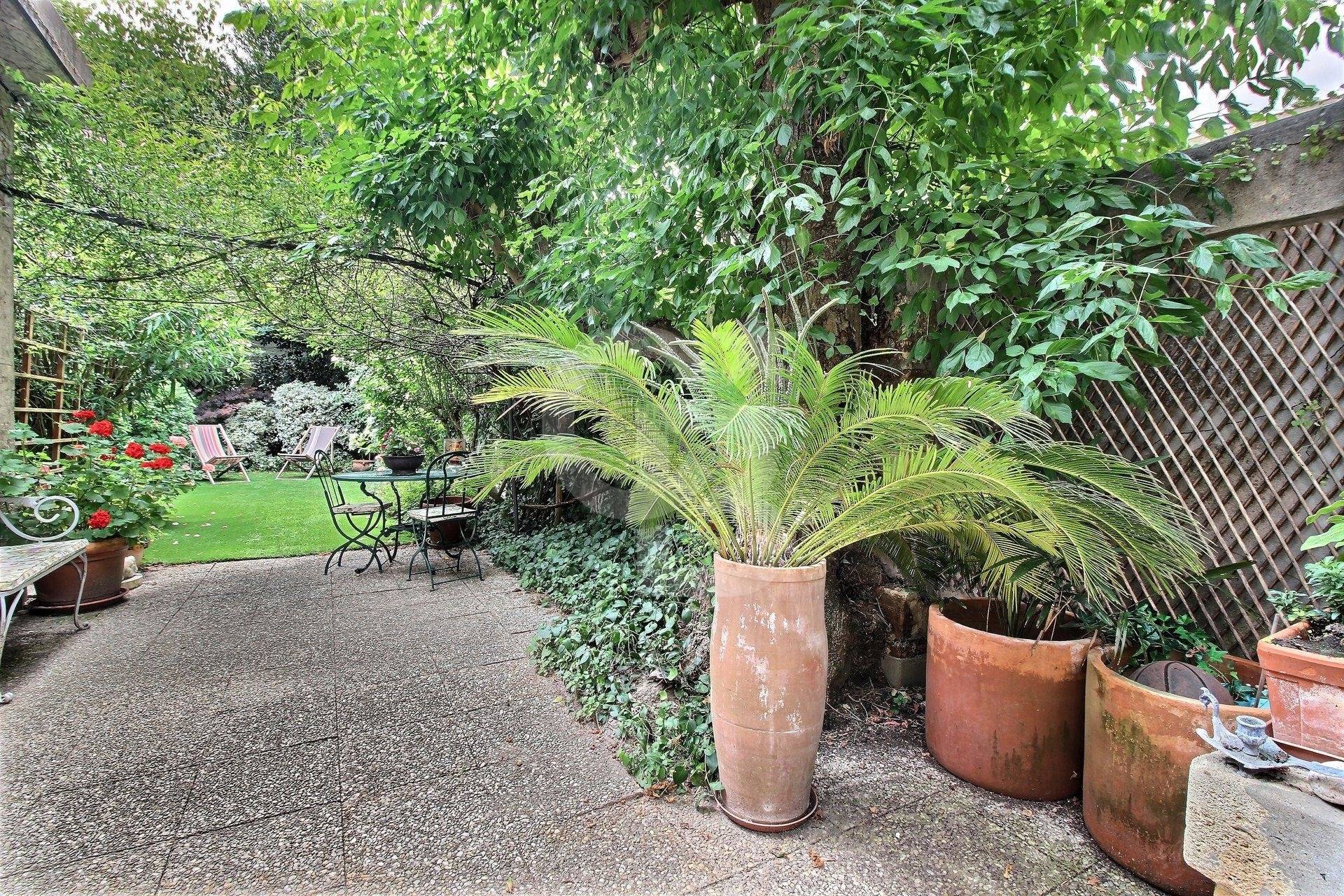 Belle maison bourgeoise familiale avec jardin à vendre BORDEAUX FONDAUDEGE