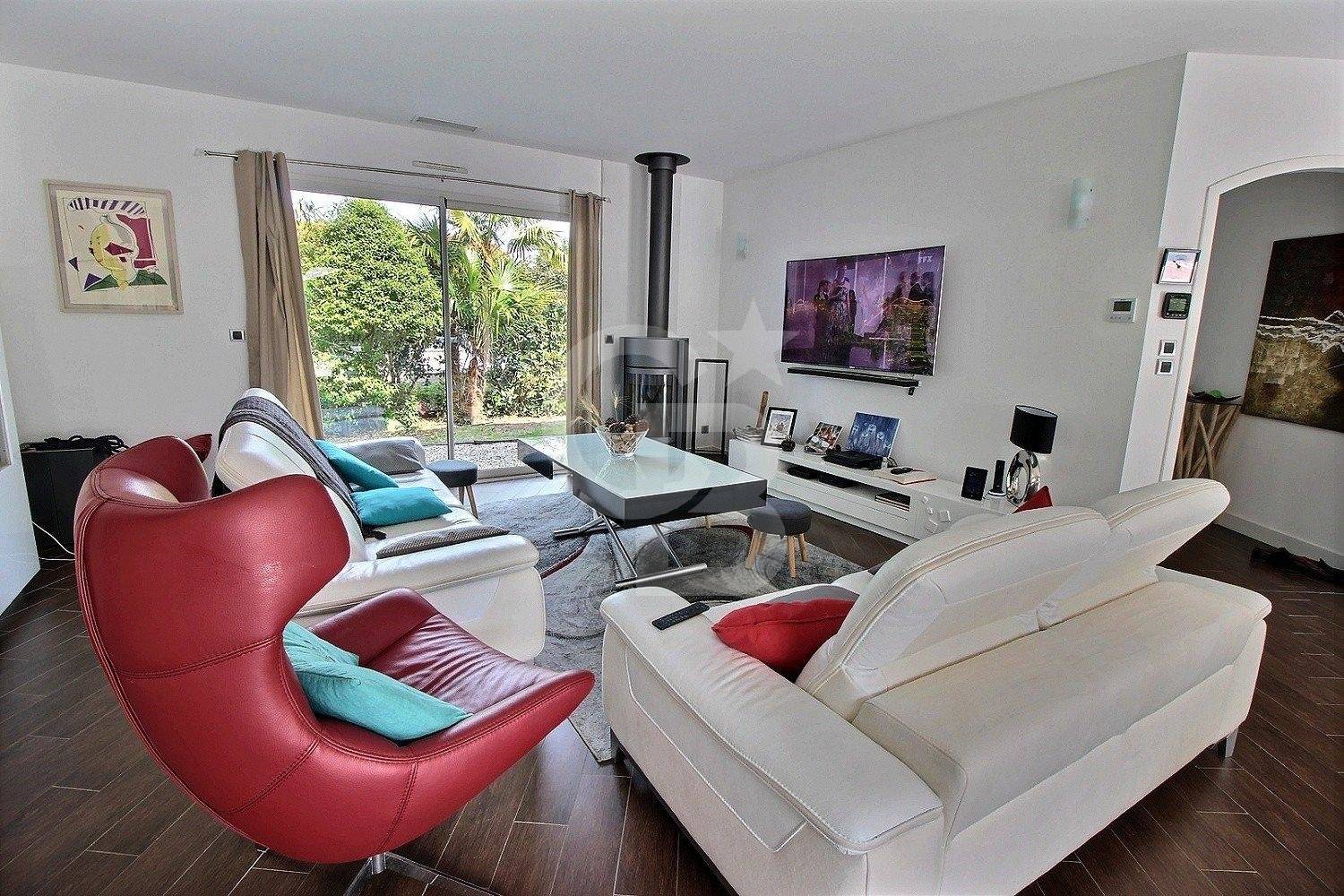 Achat belle maison familiale contemporaine de plain pied avec piscine PYLA SUR MER