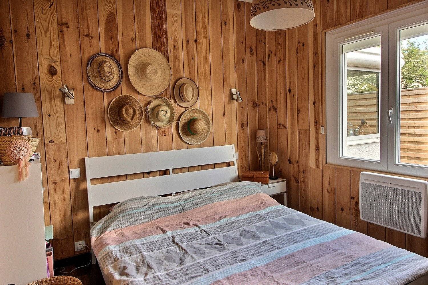 Ensemble immobilier - Maison - Appartement - Dépendance à vendre à ARÈS