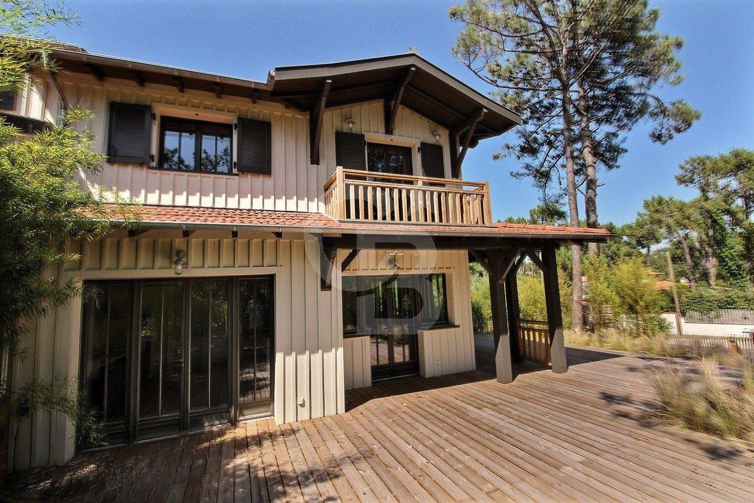 Stylish Ferret Capien property in CAP FERRET CENTER