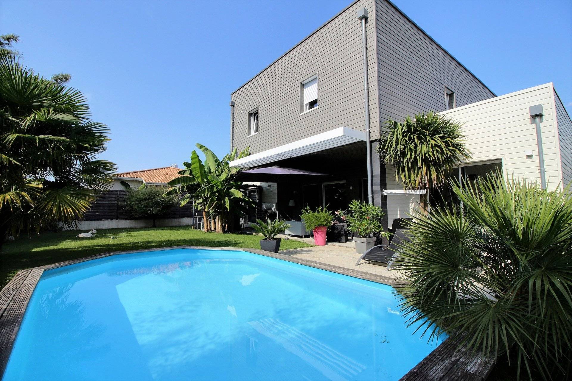 maison avec piscine à vendre à la hume