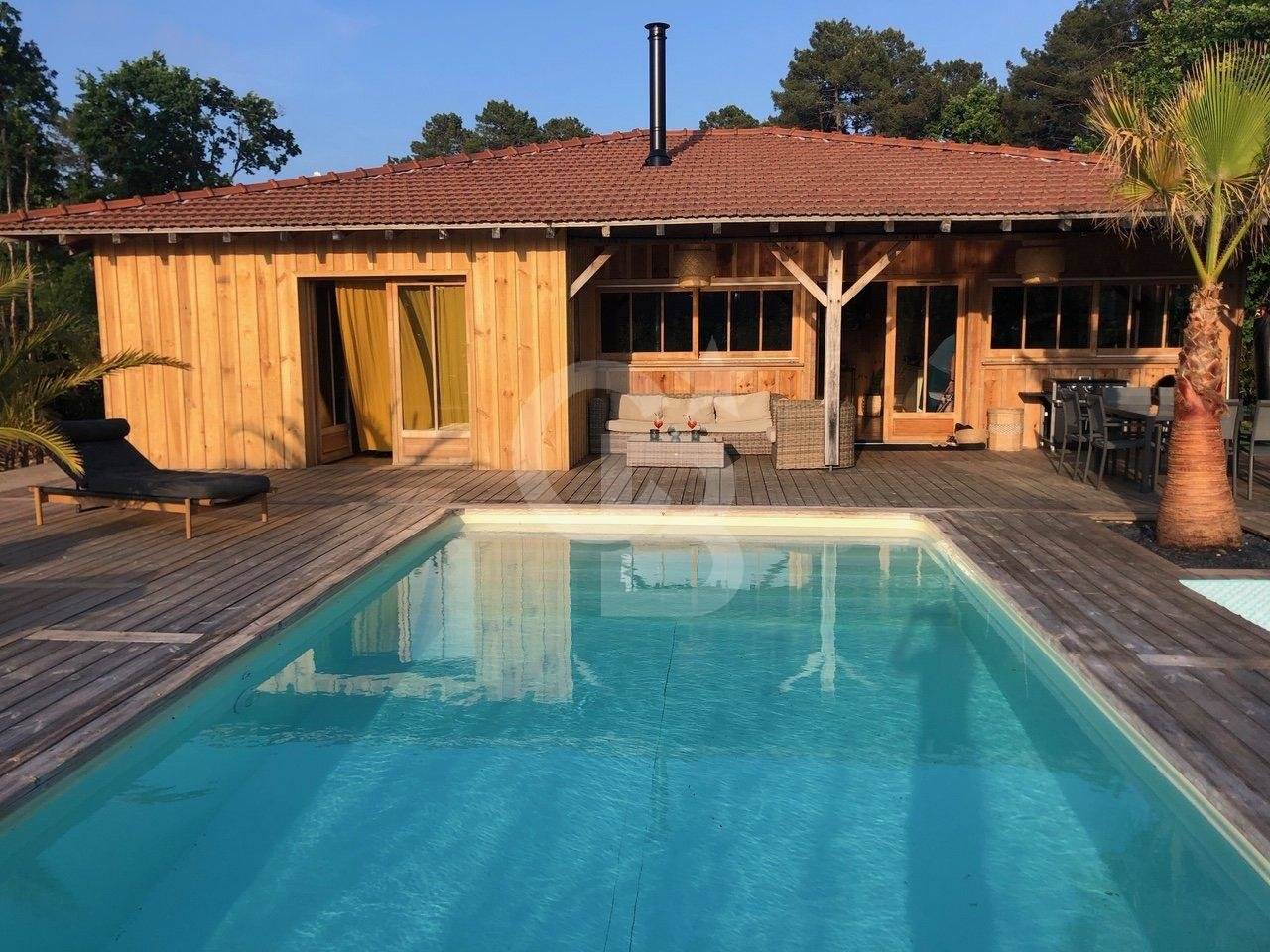 Superbe cabane en bois 4 chambres à vendre LÈGE-CAP-FERRET