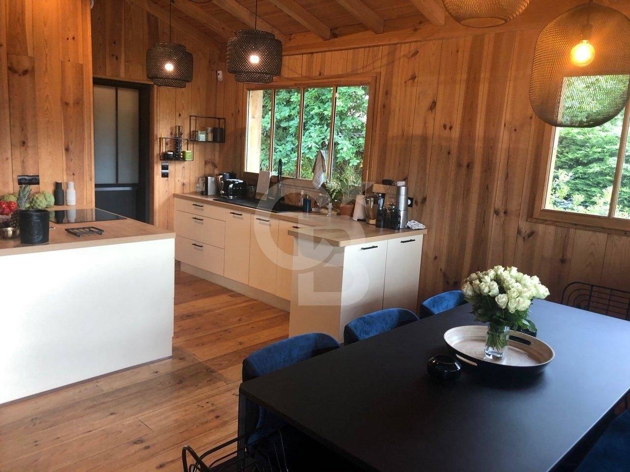 Superbe cabane en bois 4 chambres à vendre LÈGE-CAP-FERRET