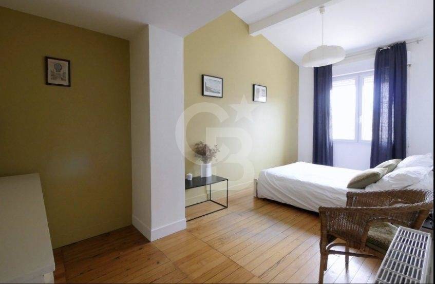 Maison familiale en pierre avec piscine à vendre BORDEAUX SAINT-SEURIN