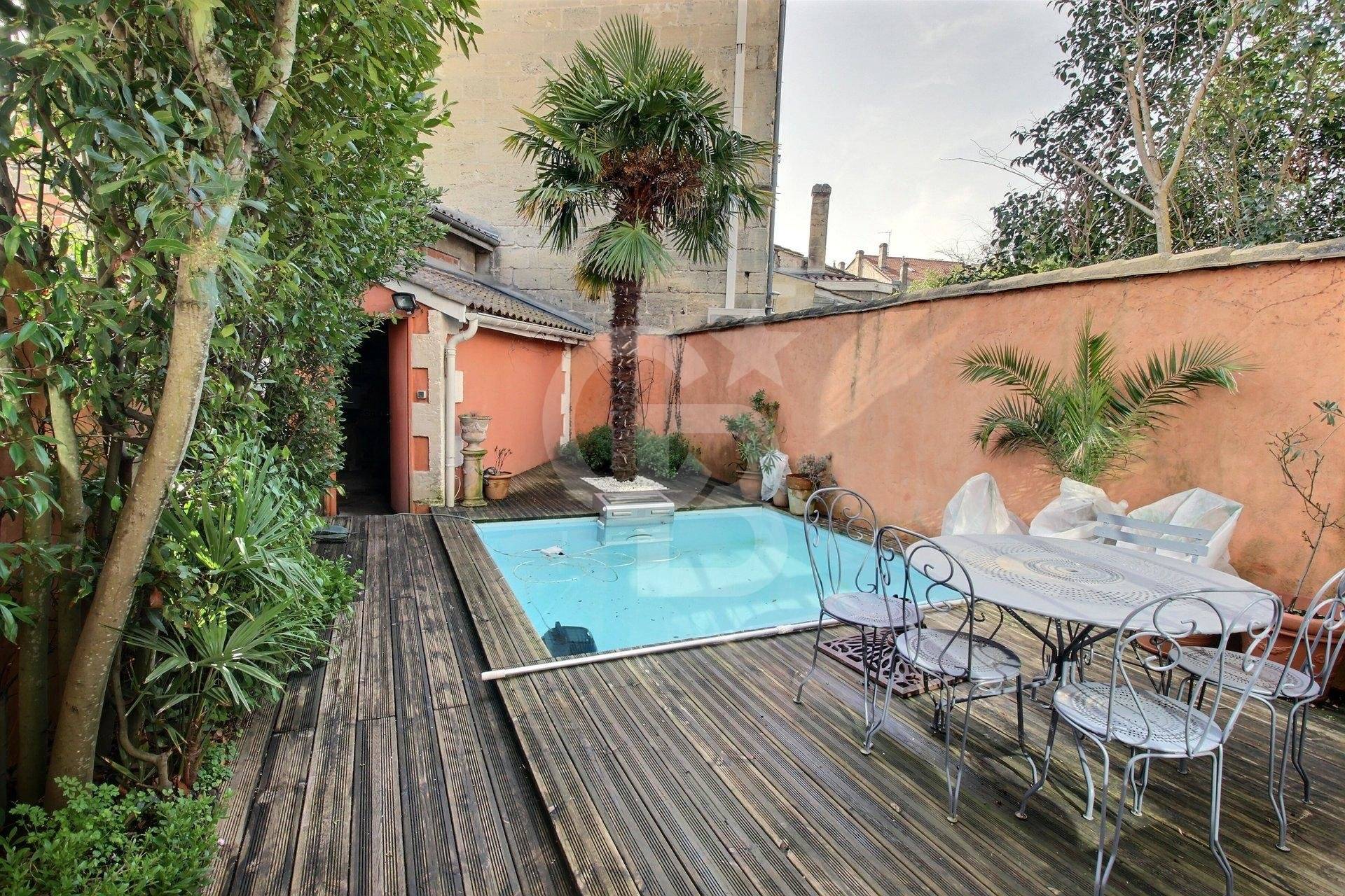 Achat maison familiale en pierre avec piscine BORDEAUX SAINT-SEURIN