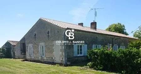 Maison à vendre à proximité de Duras – maison en pierre rénovée, dépendances, terrain agricole et vue dominante