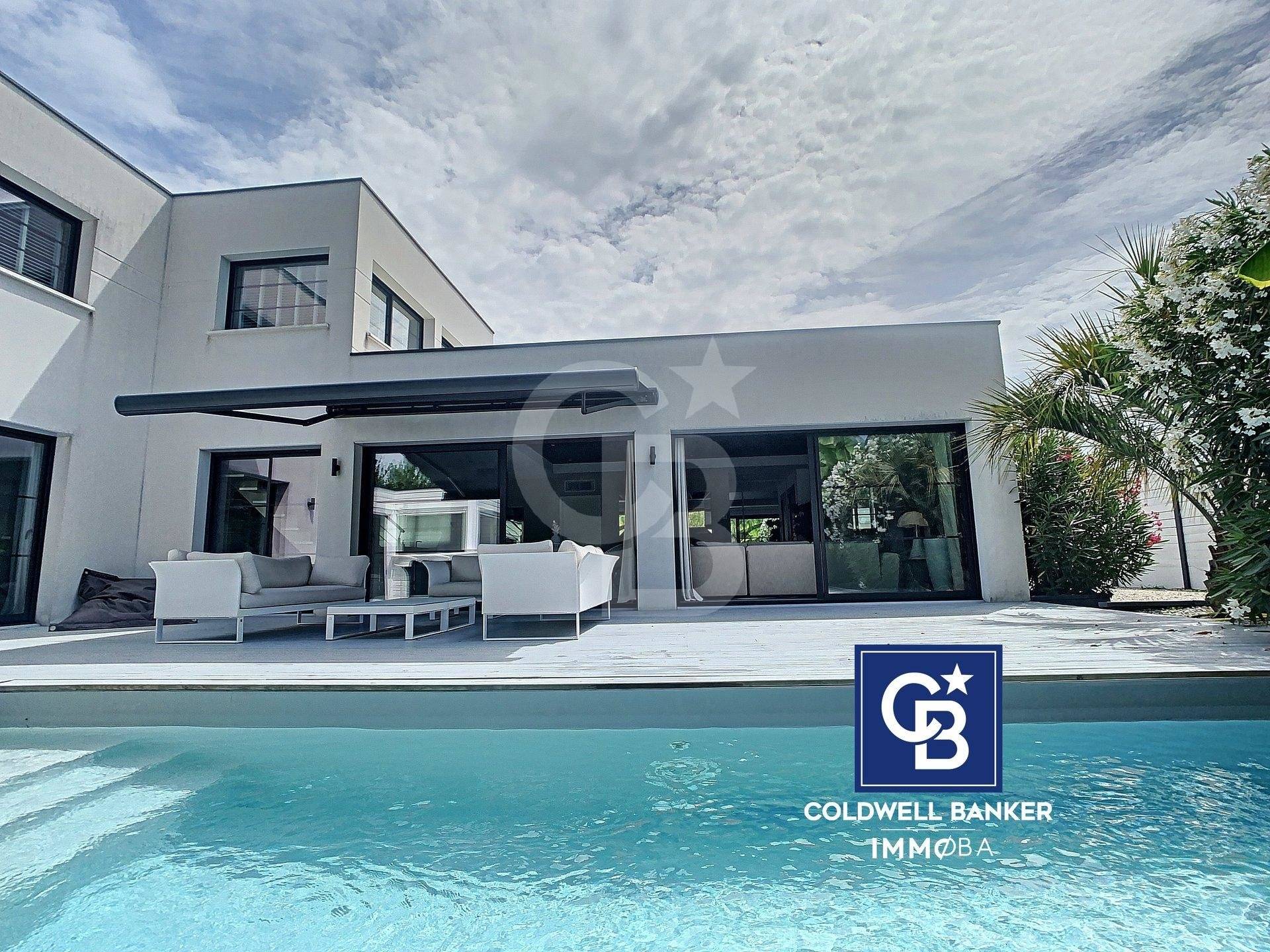 Villa d'architecte 4 chambres à vendre proche centre ville LA TESTE DE BUCH