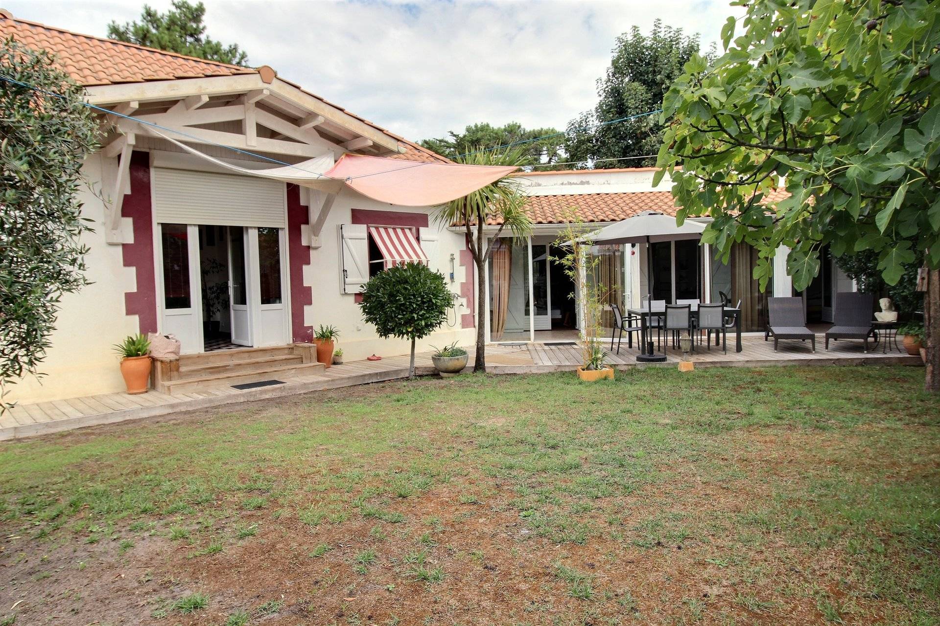 Villa des années 20 à vendre QUARTIER DU PHARE LÈGE-CAP-FERRET