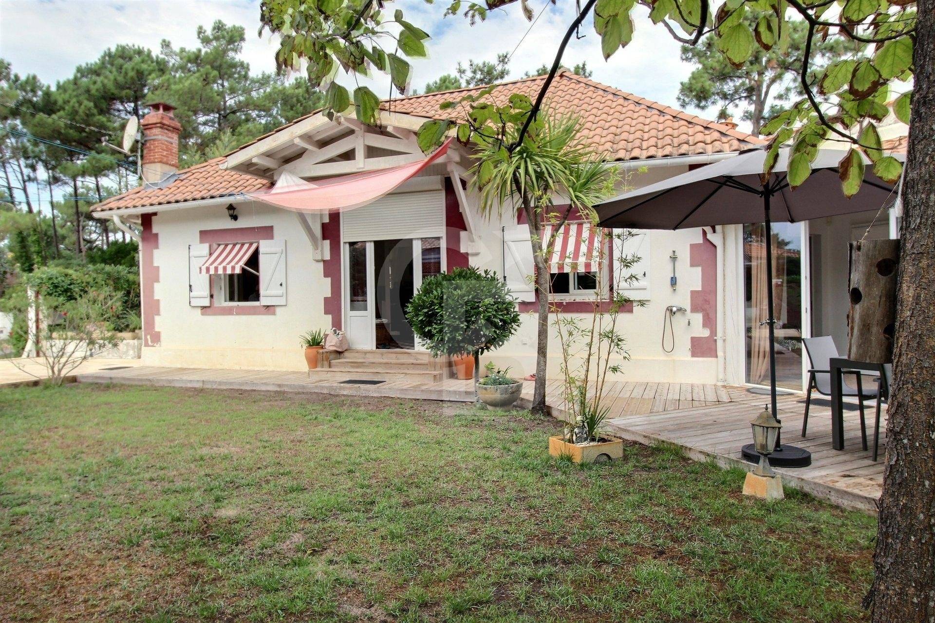 Buy Charming 4 bedroomed villa located at the end of the Cap Ferret Peninsula