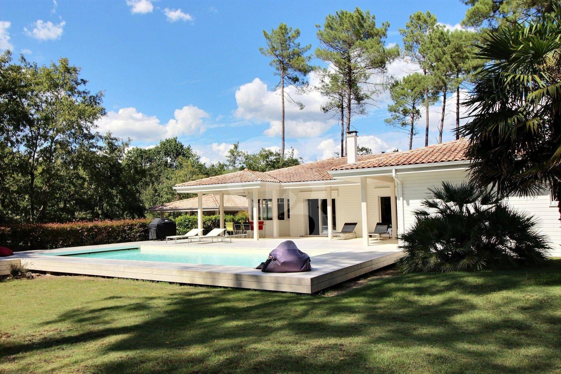 Vente villa avec piscine près de Bordeaux
