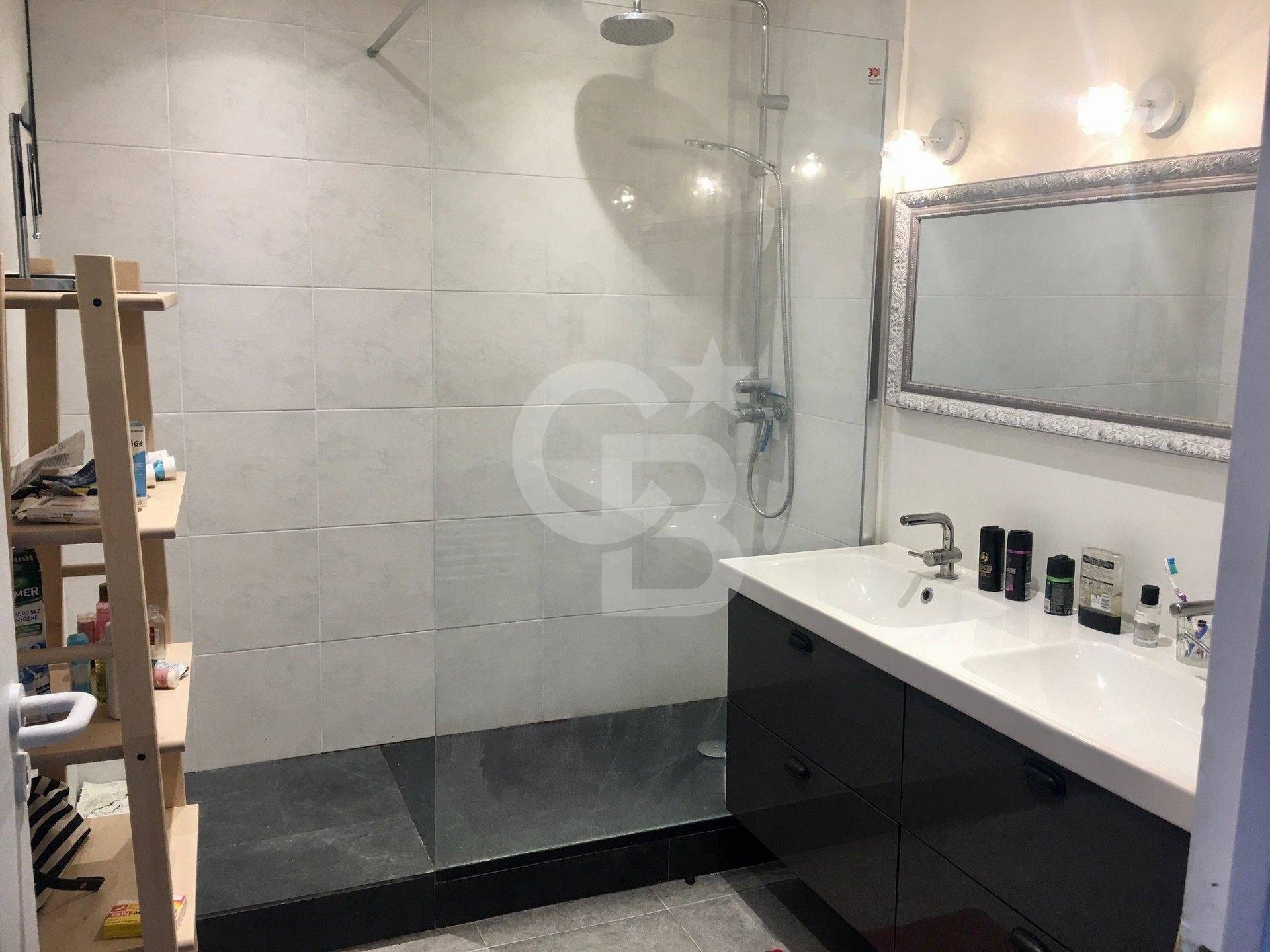 Superbe appartement rénové de 78 m2 à vendre BORDEAUX CENTRE HISTORIQUE