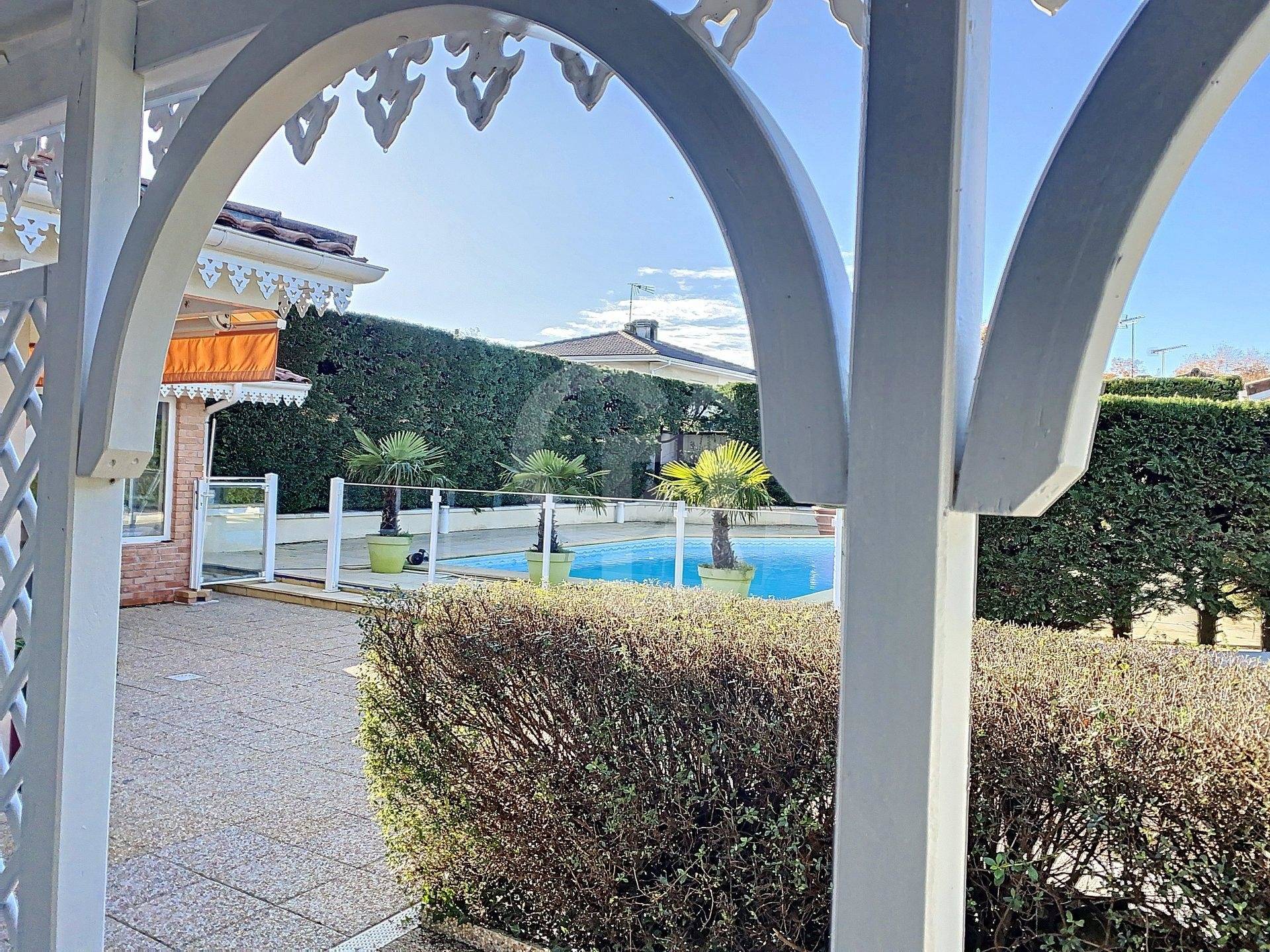 Recherche Belle maison familiale avec piscine GUJAN-MESTRAS