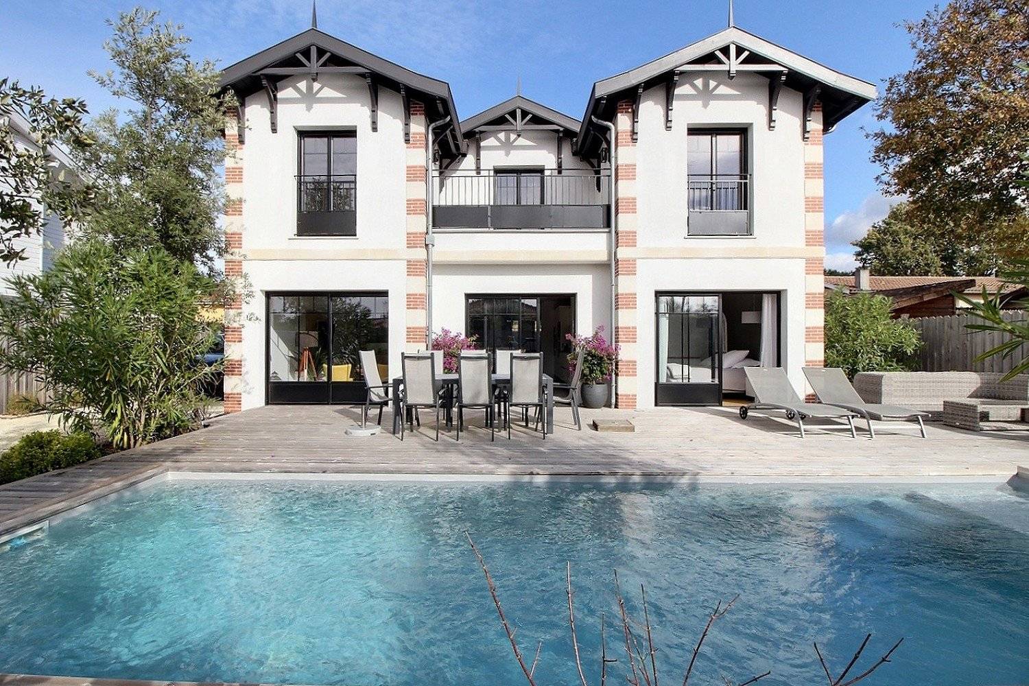 Vente maison type arcachonnaise contemporaine 5 chambres avec piscine LA TESTE DE BUCH