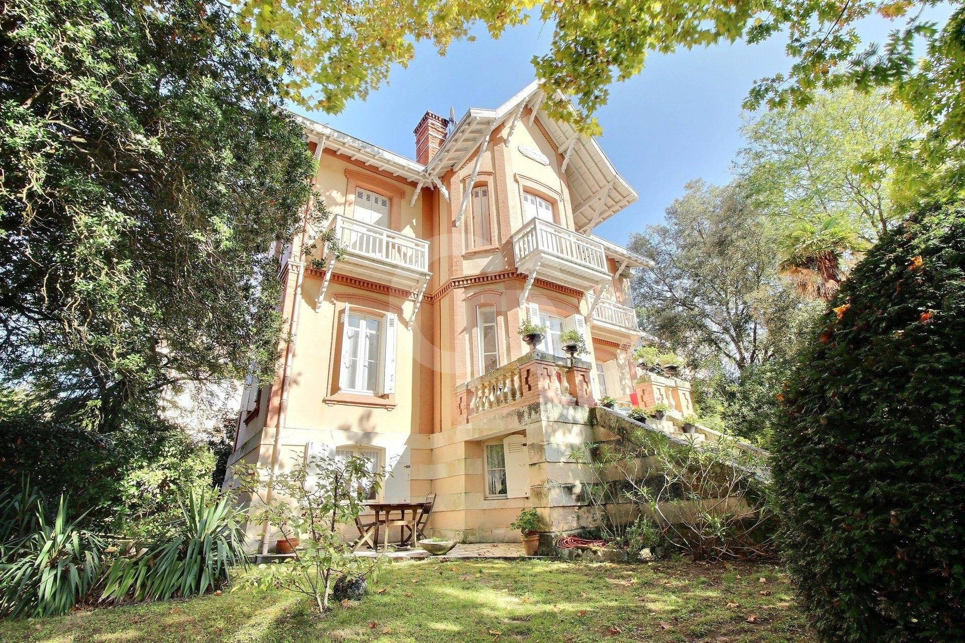 Authentique Villa Arcachonnaise à vendre ARCACHON VILLE D'HIVER