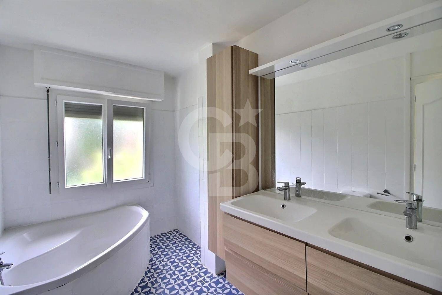 acheter magnifique maison familiale avec jardin exposé sud à BORDEAUX PROCHE GAMBETTA