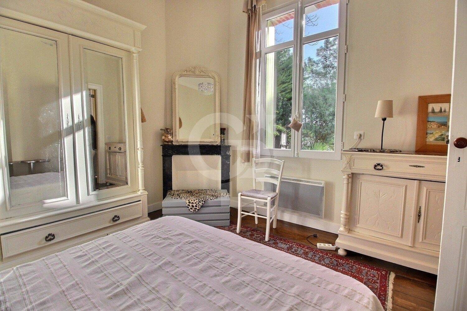 Buy CHARME ET AUTHENTICITY Cap Ferret