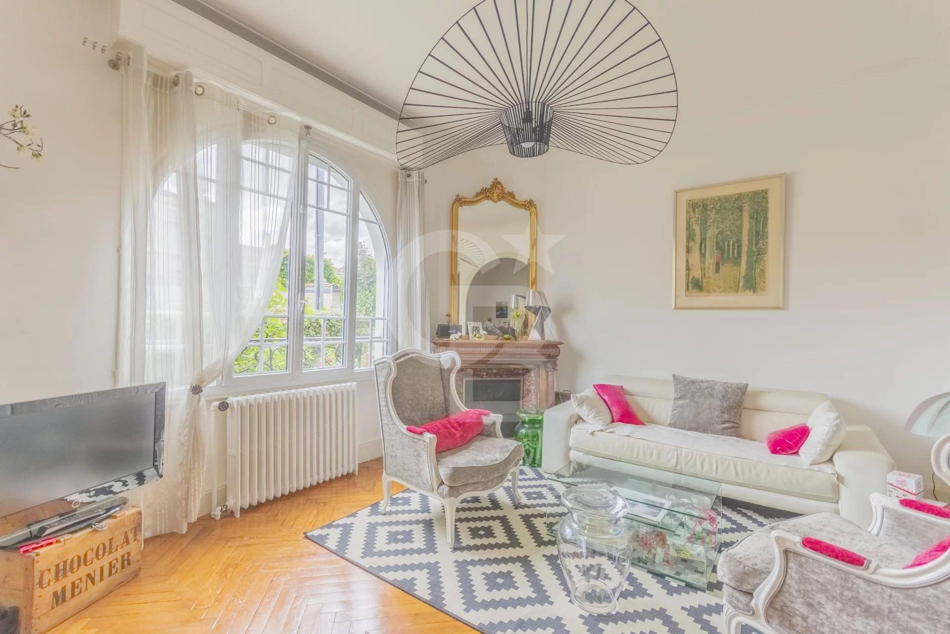 Charmante maison familiale avec parking et grand terrain à vendre BORDEAUX CHARTRONS