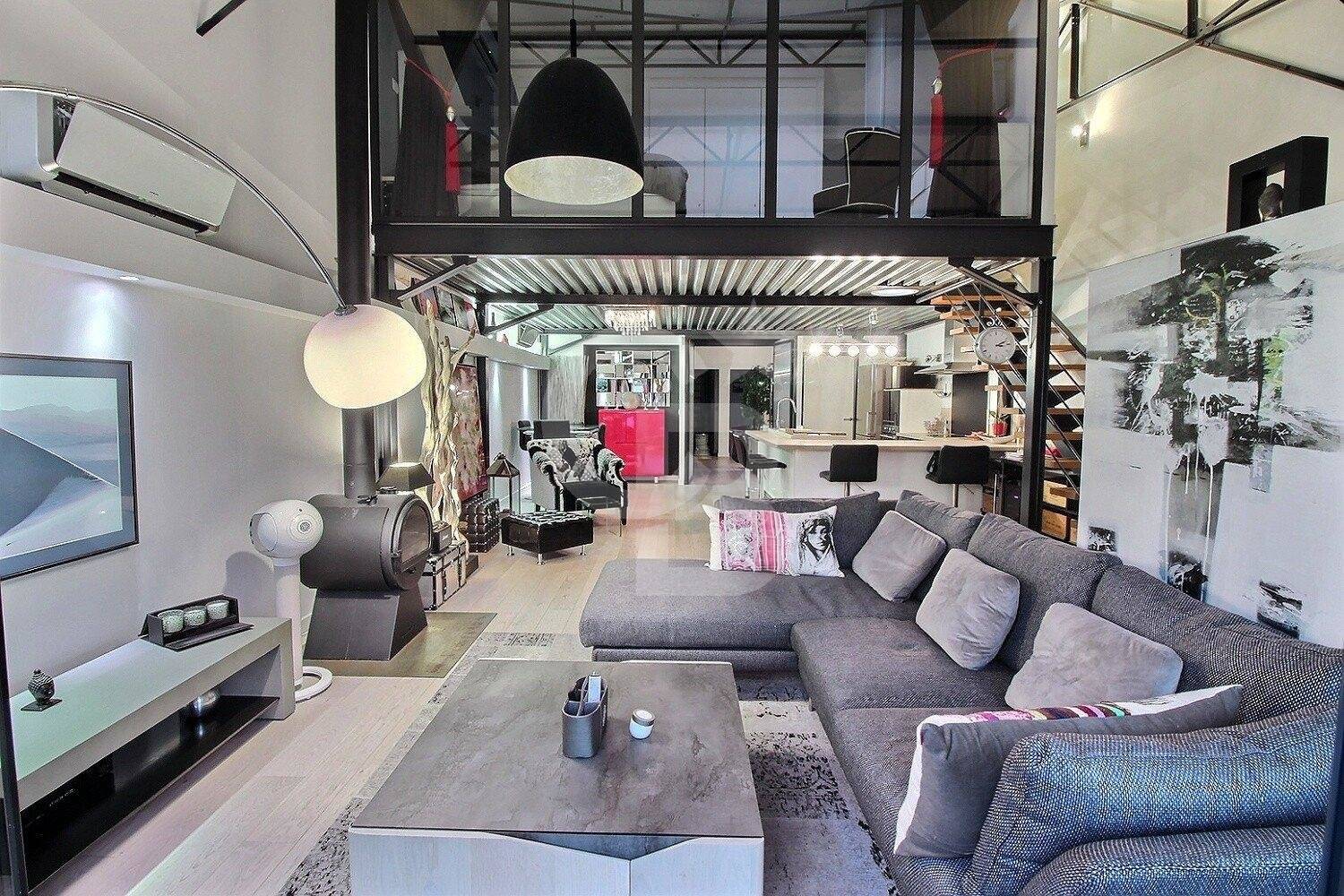 Superbe loft avec piscine chauffée proche tram à vendre MÉRIGNAC