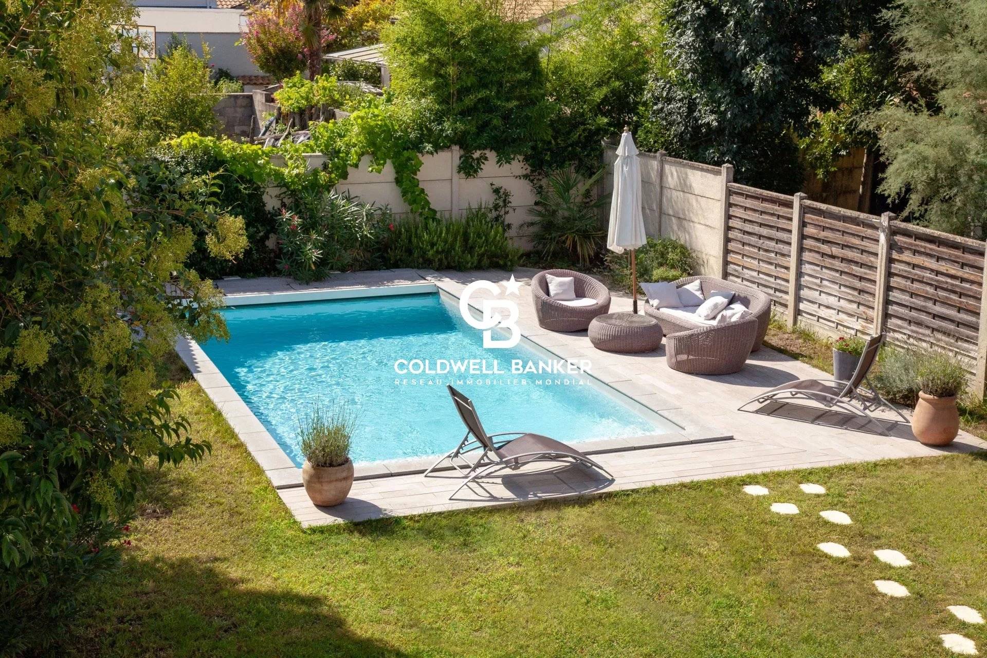 Maison familiale avec jardin piscine et garage à vendre Le Bouscat