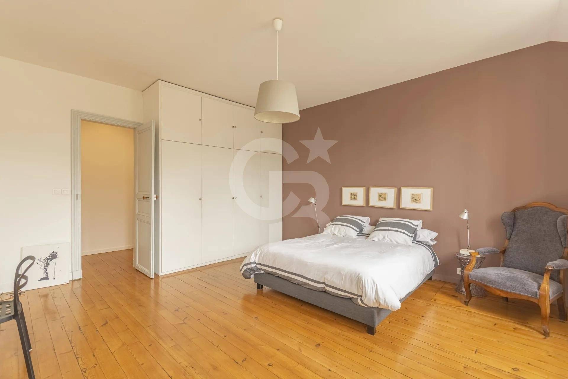 Recherche appartement bourgeois avec 2 chambres BORDEAUX JARDIN PUBLIC