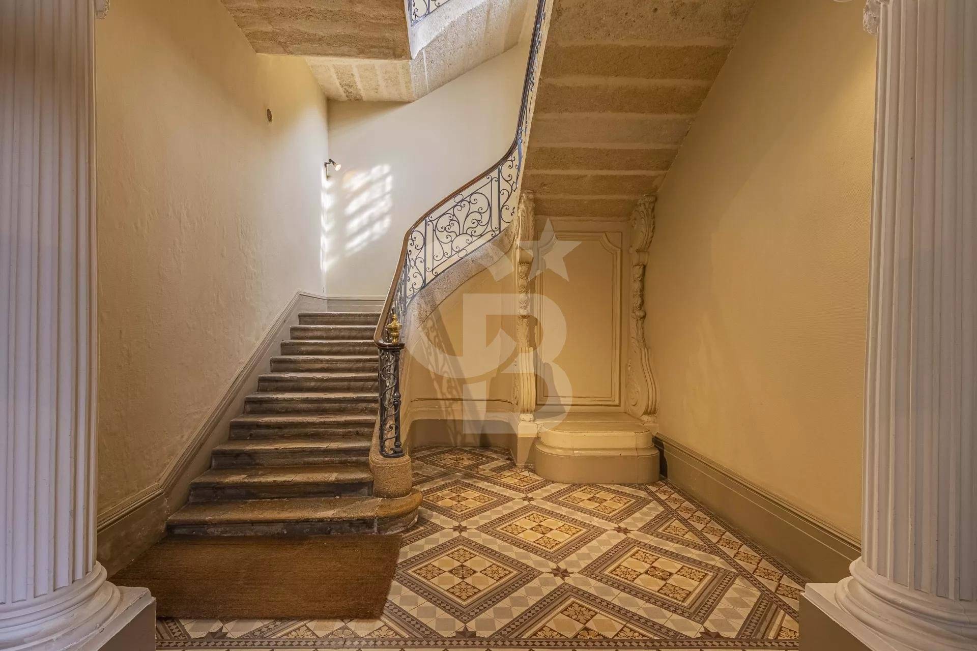 j'aimerai Appartement bourgeois avec 2 chambres à BORDEAUX JARDIN PUBLIC