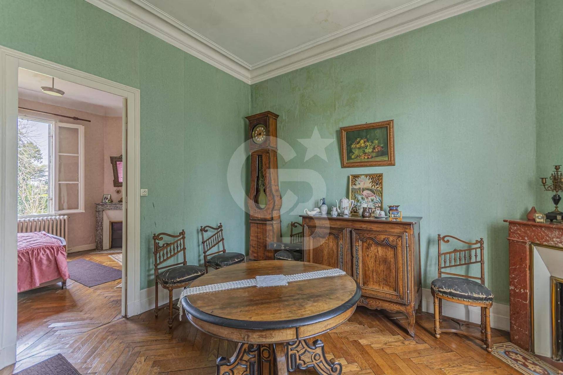 achat Maison en pierre à rénover avec 3 chambres et dépendance à AMBARÈS-ET-LAGRAVE