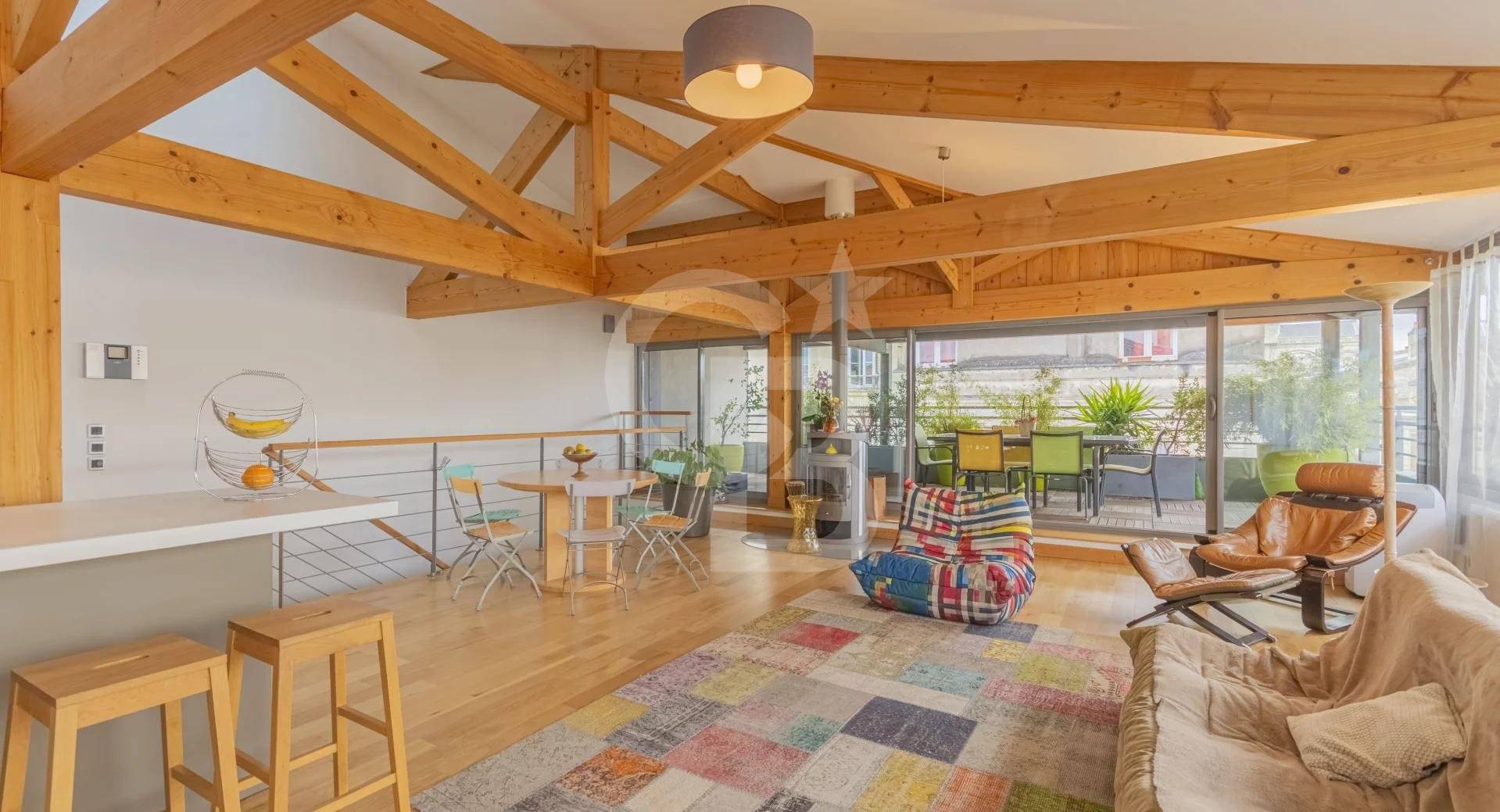 Superbe maison 4 chambres avec grande terrasse et garage à vendre BORDEAUX JARDIN PUBLIC