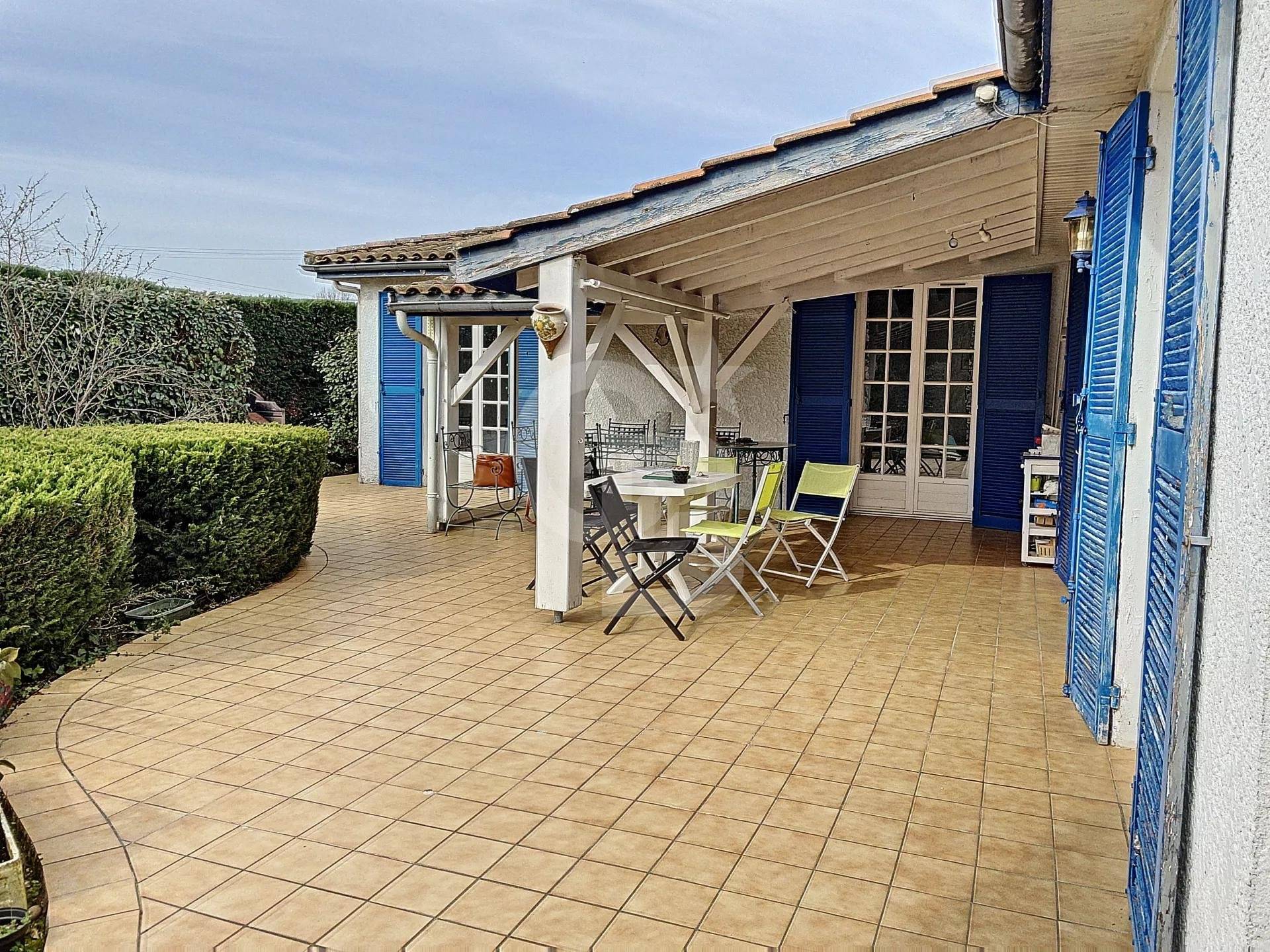 se loger Maison familiale avec piscine À 5 MINUTES DE LIBOURNE