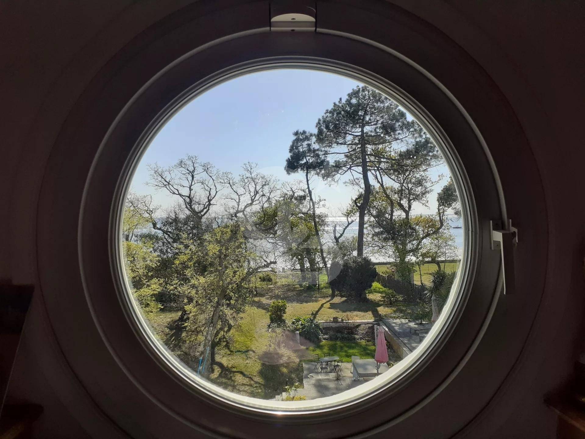 Charmante villa authentique en première ligne à vendre TAUSSAT