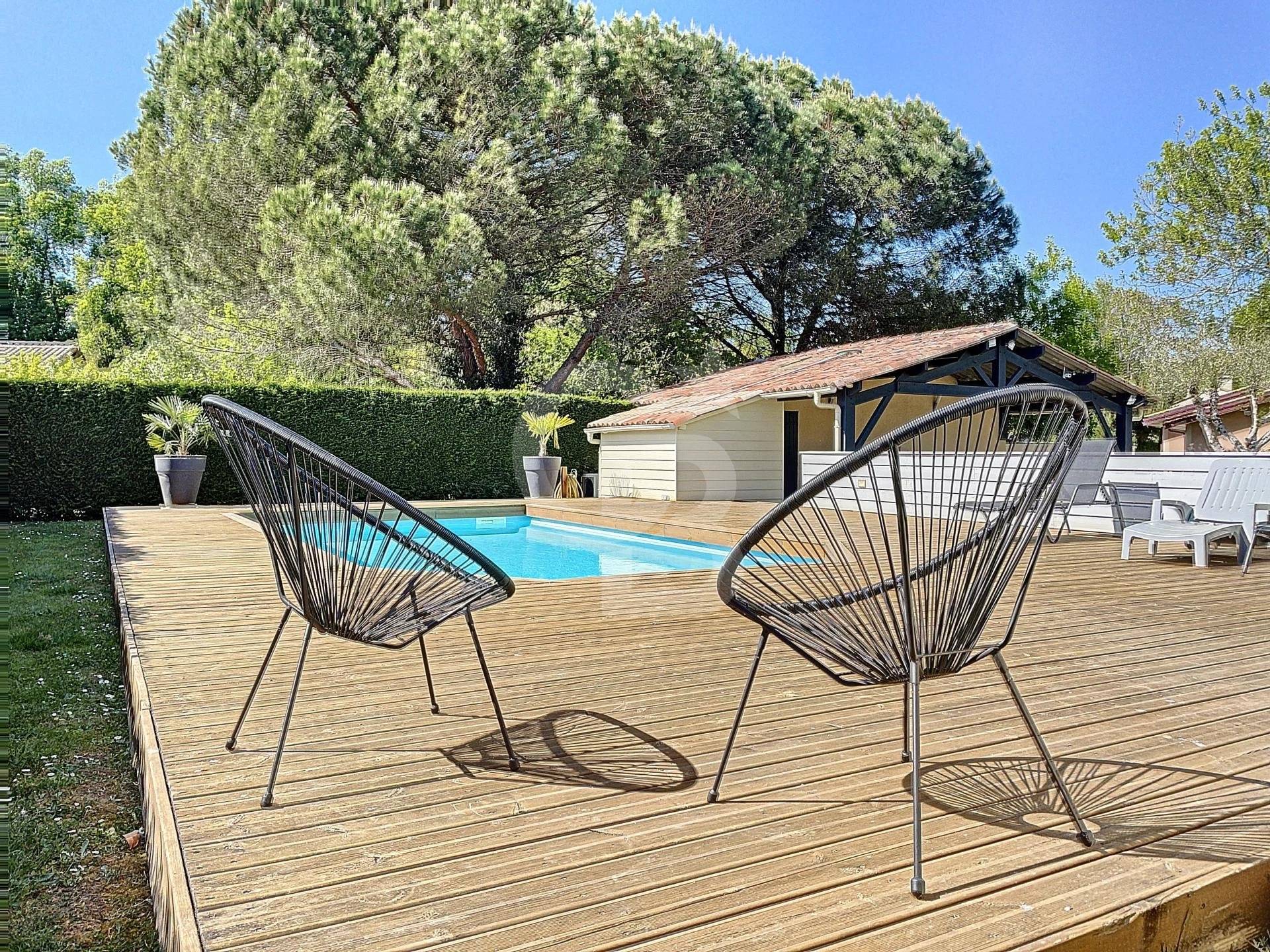 Belle villa contemporaine 5 chambres de plain-pied à vendre À 20 MINUTES DE BORDEAUX