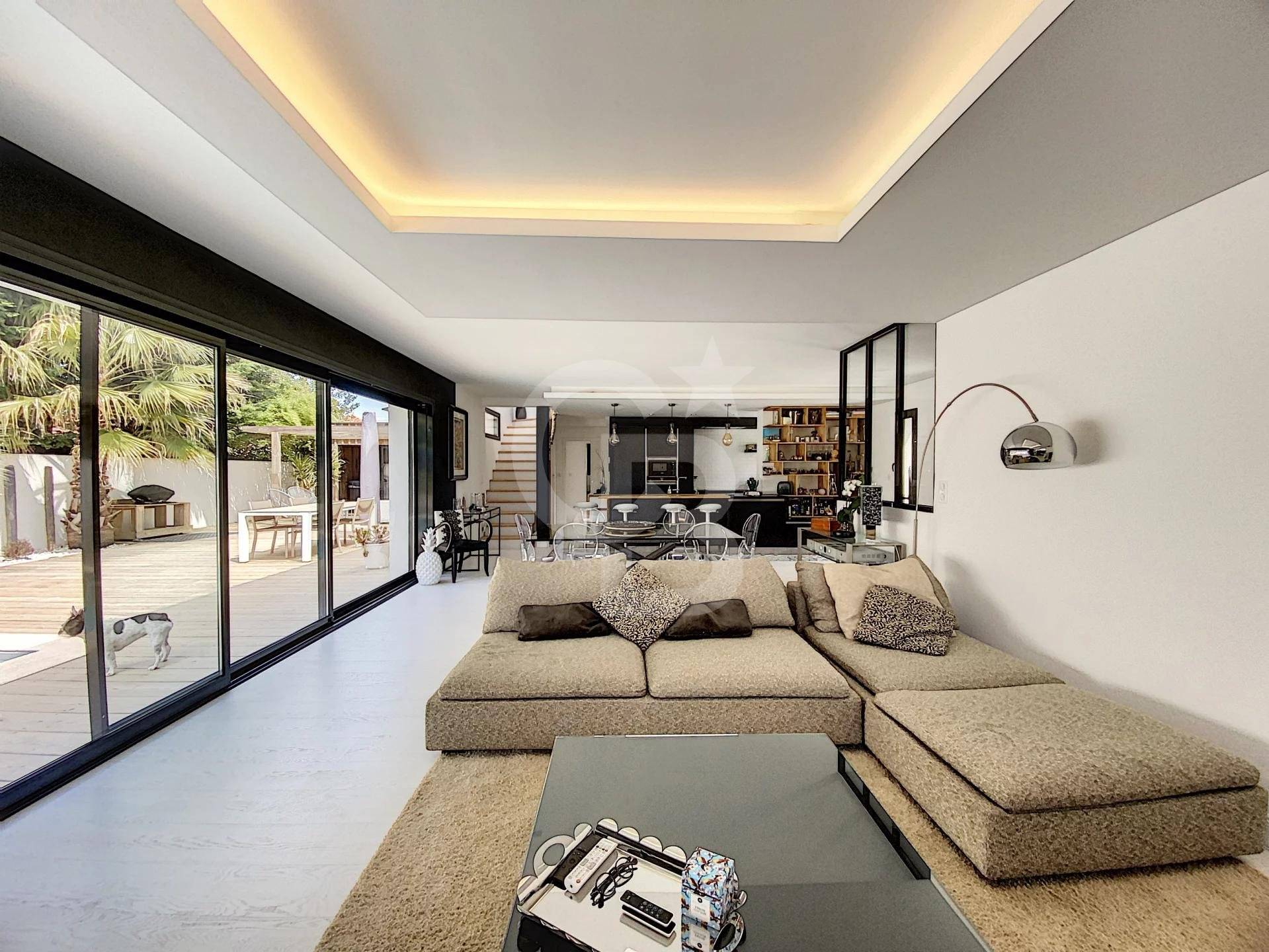 Acheter maison contemporaine 4 chambres avec piscine au calme LA TESTE-DE-BUCH CENTRE